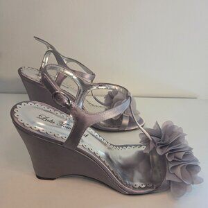 Lulu Townsend Strappy Dress Wedge Heel T-Strap Ruffle Silver Grey Size 9M